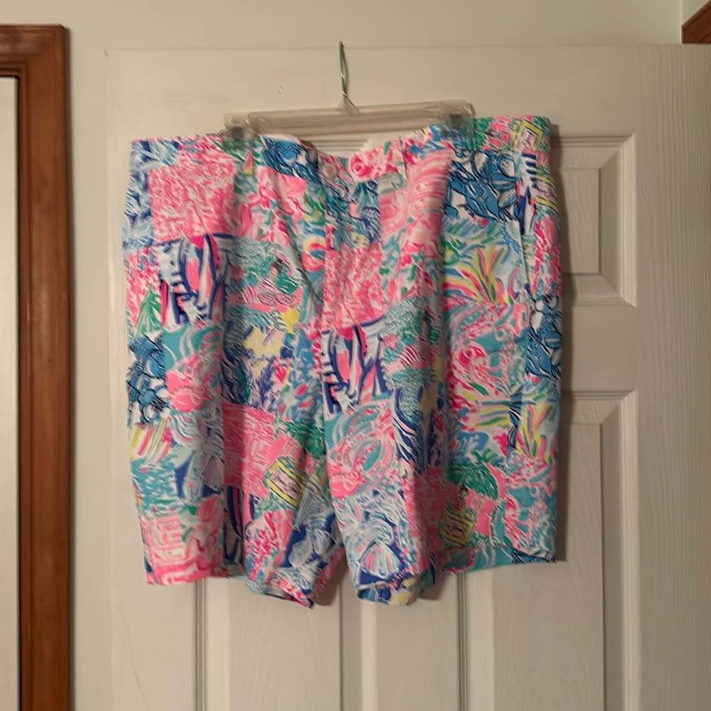 EUC MENS LILLY PULITZER BEAUMONT SHORTS IN PATCHWORK PRINT